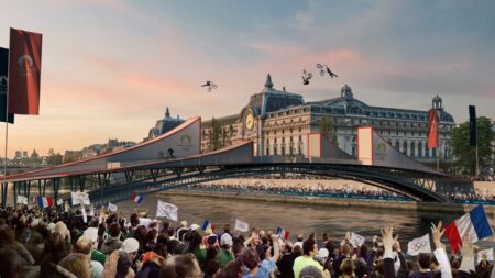 Paris 2024 : partenaires, associations, quartiers populaires... Qui pourra avoir une invitation pour la cérémonie d'ouverture ?
          En abaissant la jauge de spectateurs de la cérémonie d'ouverture des JO sur la Seine, le gouvernement a modifié les conditions de participation. De quoi réjouir, notamment, certaines collectivités d'Ile-de-France.