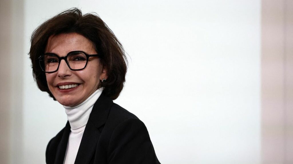 Audiovisuel public : la ministre de la Culture, Rachida Dati, veut "une gouvernance unique" pour France Télévisions et Radio France dès 2024
          L'objectif est d'avoir un audiovisuel public "plus puissant, plus efficace", et "cette année c'est la dernière fenêtre de tir", a-t-elle assuré mardi devant le Sénat.