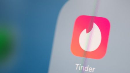 Affaire du "violeur de Tinder" : Salim Berrada condamné à 18 ans de prison
          L'homme de 38 ans a été reconnu coupable d'avoir violé ou agressé sexuellement 15 femmes rencontrées en ligne.