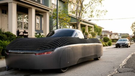 Modèle A d’ALEF Aeronautics : la première vraie voiture volante dans moins de deux ans ?
          Sauf coup de théâtre, les taxis volants, promis pour les Jeux de Paris 2024 mais boudés par la mairie de Paris, ne pourront pas transporter de passagers, notamment parce qu’ils ont pris du retard dans l’obtention des autorisations administratives.