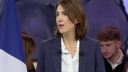 Ukraine: Valérie Hayer compare Marine Le Pen à Edouard Daladier, signataire des accords de Munich Guerre en Ukraine : quand Valérie Hayer fait référence aux accords de Munich en parlant de Marine de Le Pen
Lors d’un meeting tenu le 9 mars, la tête de liste de Renaissance, Valérie Hayer, a comparé Marine Le Pen avec Edouard Daladier, président français signataire des accords de Munich en 1938.