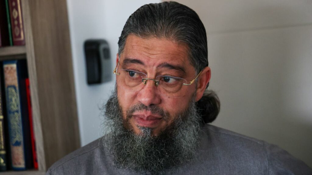 Expulsion de l'imam Mahjoub Mahjoubi : le tribunal administratif valide son expulsion décidée en urgence par Gérald Darmanin
          Imam de la petite ville de Bagnols-sur-Cèze (Gard), Mahjoub Mahjoubi a été interpellé puis expulsé le 22 février vers la Tunisie.