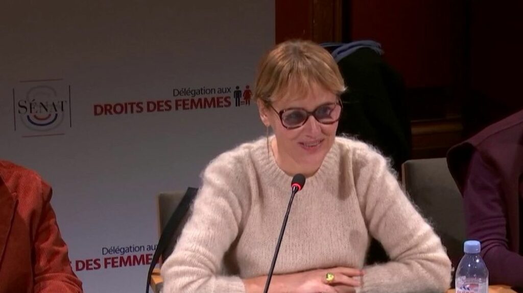 Violences sexuelles dans le monde du cinéma : Judith Godrèche réclame une commission d'enquête au Sénat
          Jeudi 29 février, l'actrice a été auditionnée au Sénat par la délégation aux droits des femmes. Elle souhaite qu'une commission d'enquête contre les violences sexuelles et sexistes dans le milieu du cinéma soit établie.