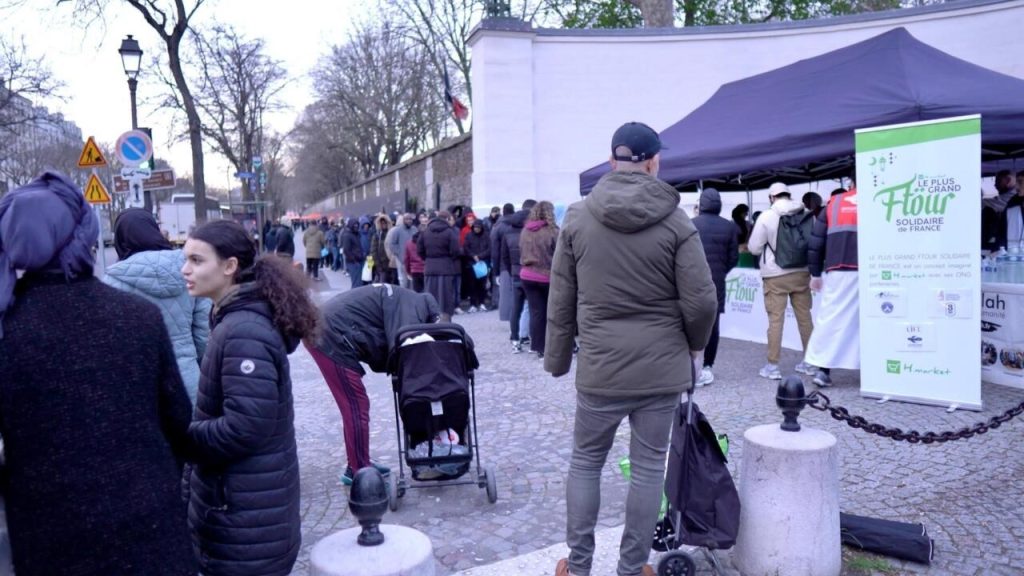 Iftar pour tous : les distributions du Ramadan mettent en lumière l'insécurité alimentaire à Paris