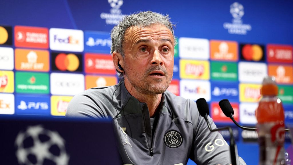 Ligue des champions : Enrique du PSG appelle à l'ambition lors des huitièmes de finale de Barcelone