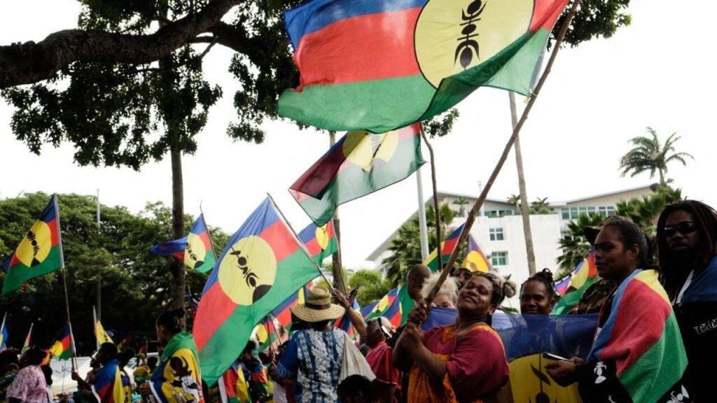 Les manifestations pro et anti-indépendance en Nouvelle-Calédonie divisent l'archipel français