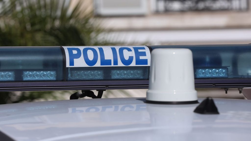 Policier blessé après un refus d'obtempérer à Pau : le suspect âgé de 13 ans placé sous contrôle judiciaire
          Compte tenu du jeune âge du suspect, "aucune autre mesure de sûreté n'était envisageable", explique mercredi soir le procureur de la République de Pau.