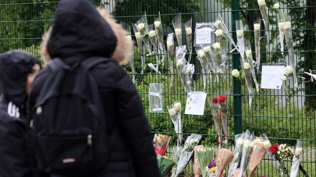 Attaque au couteau à Souffelweyersheim : la famille de l'adolescente décédée d'un malaise cardiaque a porté plainte
          L'adolescente est morte après avoir fait un malaise cardiaque pendant le confinement de son collège, mis en place à la suite de l'agression de deux petites filles dans le même quartier.