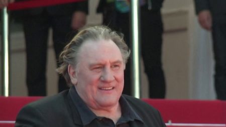 Accusations d'agressions sexuelles : Gérard Depardieu placé en garde à vue
          Gérard Depardieu a été convoqué, lundi 29 avril, pour être placé en garde à vue afin de répondre aux accusations d’agressions sexuelles de plusieurs actrices.