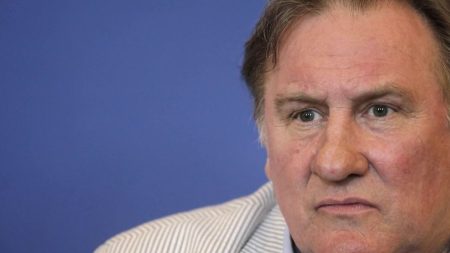 Gérard Depardieu : l'acteur jugé en octobre pour des soupçons d'agressions sexuelles
          Gérard Depardieu a été entendu par la police judiciaire lundi 29 avril, à Paris, pour des soupçons d'agressions sexuelles qui auraient eu lieu sur des tournages en 2014 et 2021. Remis en liberté en fin d'après-midi, l'acteur sera jugé en octobre prochain.