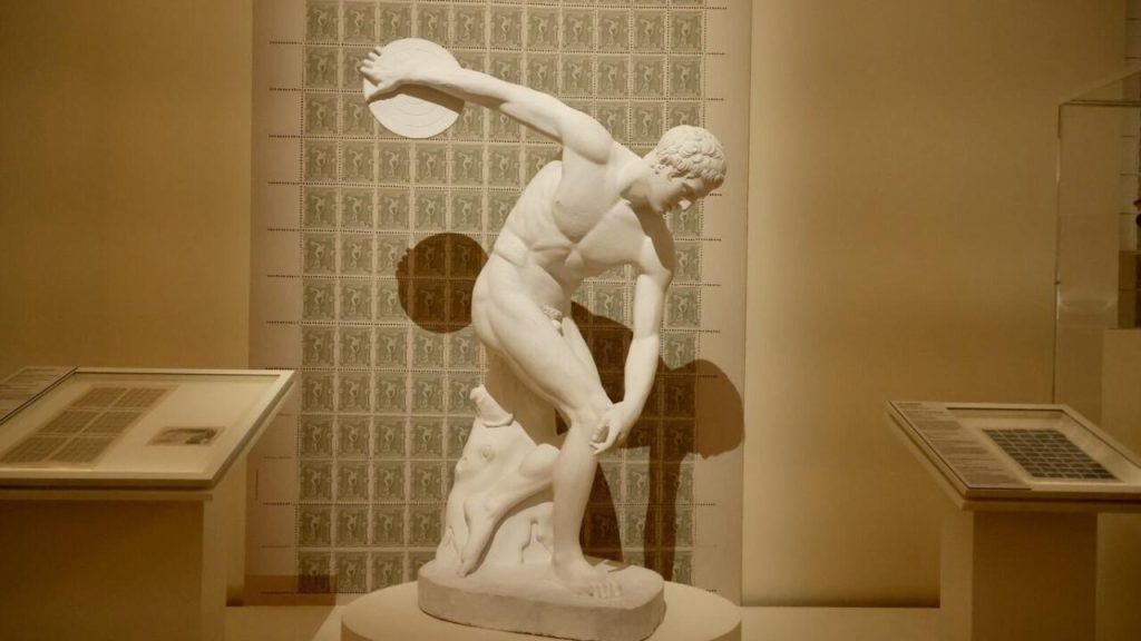 L'exposition du Louvre se concentre sur l'histoire et ceux qui se cachent derrière les Jeux olympiques modernes