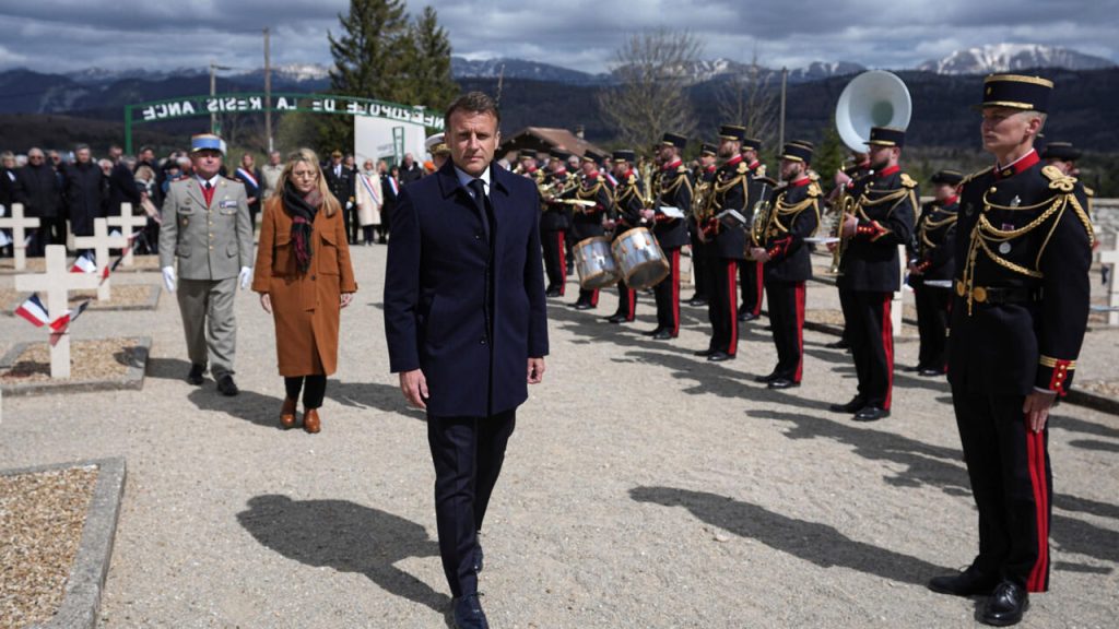 Macron salue les martyrs de la Résistance à l'approche du 80e anniversaire du Débarquement