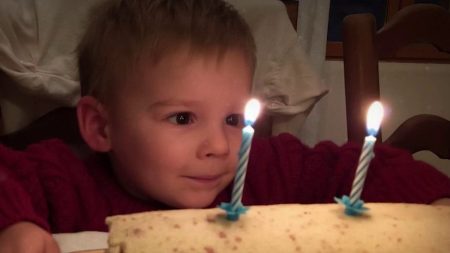 Disparition du petit Émile : neuf mois d'enquête et de mystère
          Des ossements appartenant au petit garçon de deux ans et demi ont été retrouvés samedi 30 mars, dans le Haut-Vernet (Alpes-de-Haute-Provence). Retour sur neuf mois de mystère dans le hameau.