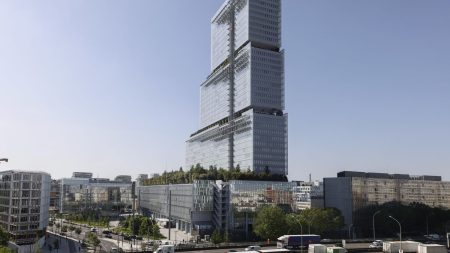 Expliquez-nous le PNF, le parquet national financier
          La mairie du Havre a été perquisitionnée, mercredi 3 avril, dans le cadre de l'enquête qui vise notamment Édouard Philippe, l'ancien Premier ministre. Une enquête ouverte par le PNF, une institution judiciaire spécialisée dans la fraude fiscale.
