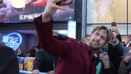 Cinéma : Ryan Gosling en cascadeur dans "The Fall Guy"
          Ryan Gosling est la tête d'affiche du film "The Fall Guy", qui sort en France le 1er mai. Un film dans lequel il joue le rôle d'un cascadeur.