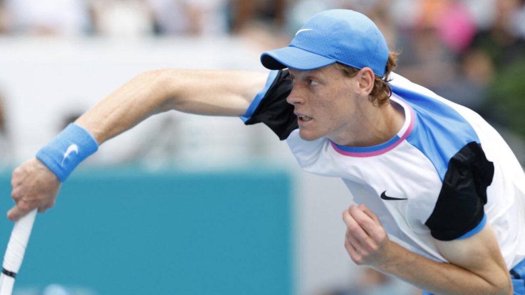 Sinner dépasse Alcaraz dans le classement masculin après l'explosion de l'Open de Miami devant Dimitrov