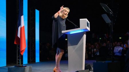 Le Pen exhorte les Français à infliger des « sanctions électorales écrasantes » à Macron