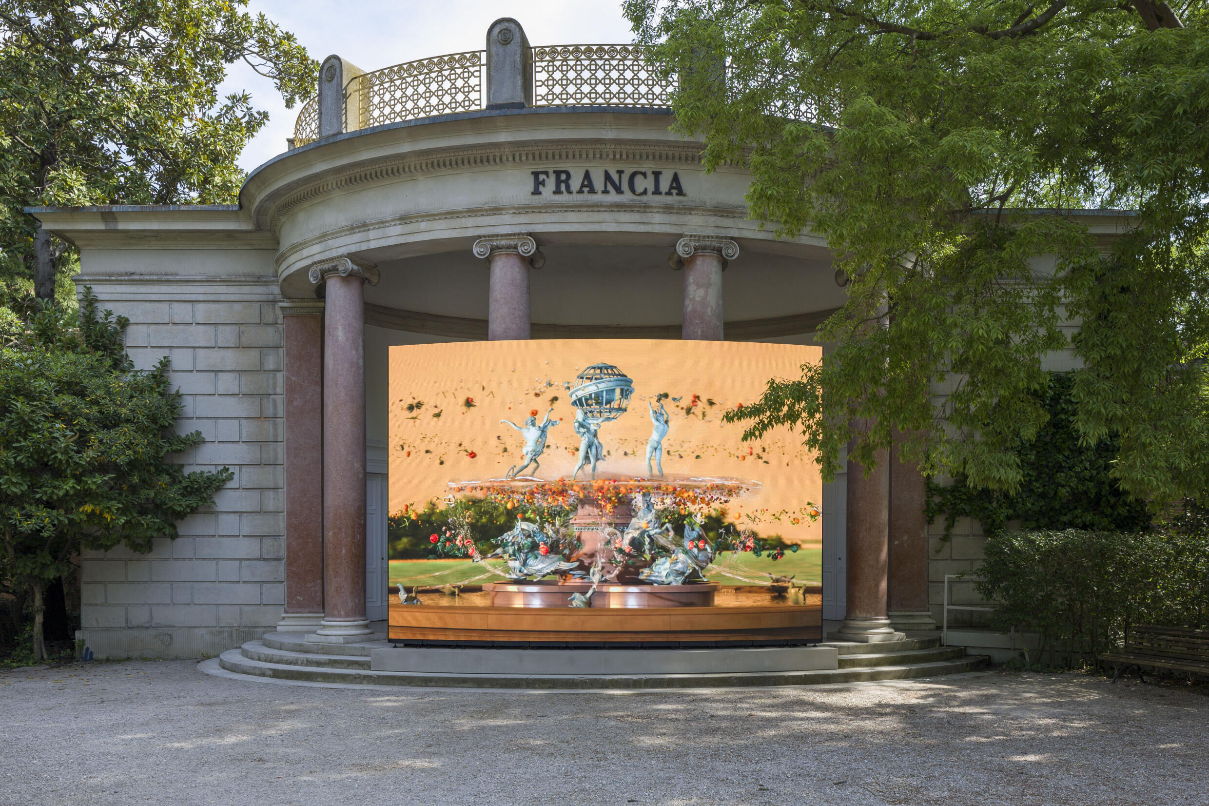 Le Pavillon Français a été construit en 1912, conçu par l'architecte Faust Finzi.