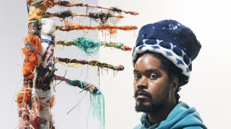 Qui est Julien Creuzet, l'artiste caribéen représentant la France à la Biennale de Venise ? Qui est Julien Creuzet, l'artiste caribéen représentant la France à la Biennale de Venise ?