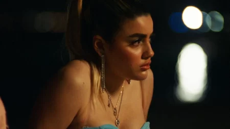 Festival de Cannes 2024 : "Diamant brut", la téléréalité dans une fiction qui sonne juste
          Premier film enthousiasmant d'Agathe Riedinger, "Diamant brut" concourt également pour la Caméra d’or.