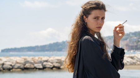Festival de Cannes 2024 : Paolo Sorrentino de retour sur le tapis rouge avec un film d’une beauté céleste sur le temps qui passe, Naples en cadeau
          Le dernier film du réalisateur italien, en course dans la Compétition officielle, était présenté mardi soir au Festival de Cannes. Un film accueilli avec enthousiasme par le public.