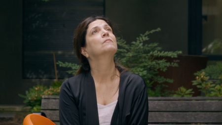 Interview



  

  
  

      

  

  
    Festival de Cannes 2024. "Je me voyais en elle et elle se voyait en moi" : Agnès Jaoui dans l'ultime film de Sophie Fillières
          "Ma vie ma gueule", dernier film de la cinéaste Sophie Fillières, disparue l'été dernier, a fait l'ouverture de la Quinzaine des cinéastes. Nous avons rencontré à Cannes l'actrice Agnès Jaoui qui en interprète le rôle principal, sorte de double de la réalisatrice.