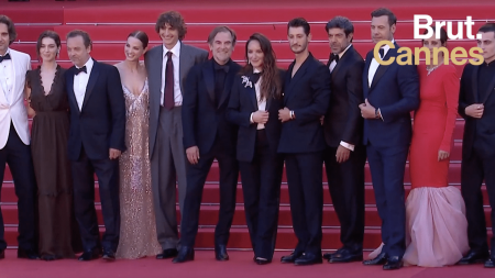 Vidéo



  

  
  

      

  

  
    Sur les marches de Cannes, avec l'équipe du film "Le Comte de Monte-Cristo"
          C'est l'un des films les plus attendus de l'année en France. Pour la première fois, le "Comte de Monte-Cristo" avec Pierre Niney dans le rôle-titre était présenté au public, sélectionné hors compétition à Cannes 2024. Brut a suivi toute l'équipe du film avant la montée des marches.