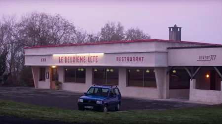 Festival de Cannes 2024 : "Le Deuxième Acte" de Quentin Dupieux ouvre le bal hors compétition avec un casting quatre étoiles
          Personne n'attendait le réalisateur iconoclaste en ouverture du festival. C'est une bonne surprise, avec des acteurs au diapason d'un film dans le film. Dupieux est aux anges.