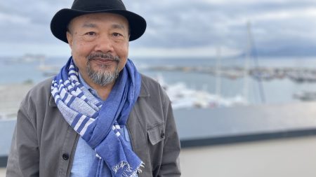Grand entretien



  

  
  

      

  

  
    Festival de Cannes 2024 : "Sans le cinéma, je serais devenu fou". Rithy Panh de retour à Cannes pour présenter "Rendez-vous avec Pol Pot"
          Avec ce film, le réalisateur franco-cambodgien offre une réflexion sur le langage, sur la manipulation et sur les dérives d'une révolution qui a poussé à l'extrême la mise en œuvre d'une idéologie.