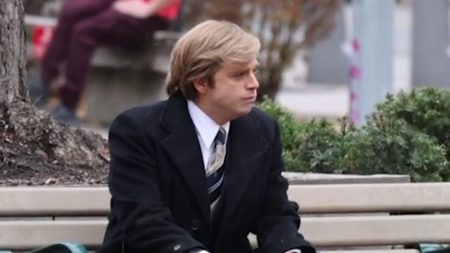 Festival de Cannes 2024 : la jeunesse de Donald Trump retranscrite dans le film "The Apprentice"
          "The Apprentice", film du réalisateur danois Ali Abbasi, débarque sur la Croisette pour le Festival de Cannes. Il retrace la jeunesse de Donald Trump à New York, aux États-Unis.