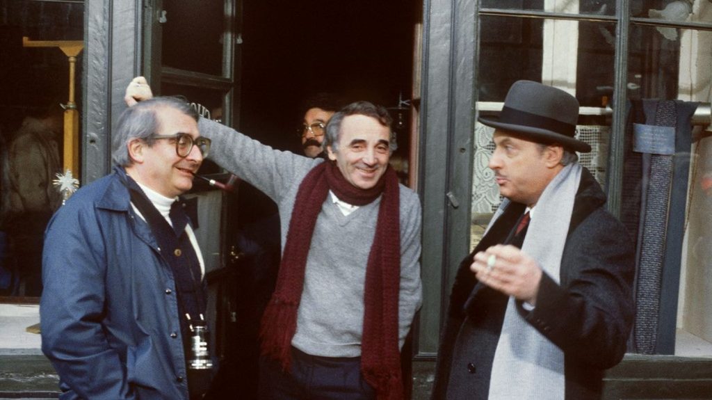 Pour le centenaire de sa naissance, Charles Aznavour sur grand écran dans "Aznavour, un destin de cinéma"
          "Je me voyais déjà en haut de l'affiche", les paroles de la chanson sonnent juste pour qualifier la carrière d'acteur d'Aznavour. Au générique de plus de cinquante films de 1936 à 2006, de Duvivier à Mocky, de Chabrol à Truffaut, à travers l'ouvrage de Philippe Rège, "Aznavour, un destin de cinéma", découvrons le comédien qui se cachait derrière l'immense chanteur.