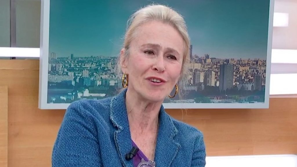 Cinéma : Sharon Stone, George Clooney... Grand reporter, Dany Jucaud a vécu auprès des stars
          Tout au long de sa carrière, Dany Jucaud a côtoyé les plus grandes stars d'Hollywood. Grand reporter à Paris Match, elle est l'invitée des "Cinq dernières minutes" du 11/13 info, jeudi 16 mai, où elle revient sur son essai intitulé "J'avais une maison à Los Angeles".