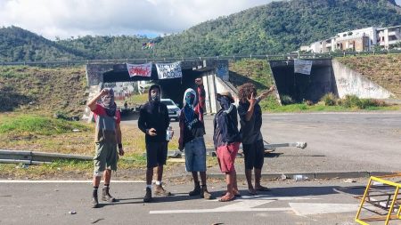 Podcast



  

  
  

      

  

  
    Fin de l'état d'urgence en Nouvelle-Calédonie, nouveau roi de Youtube et une première à Cannes : ça dit quoi ce 27 mai ?
          Ce lundi 27 mai, l'état d'urgence ne sera pas prolongé en Nouvelle-Calédonie, Tibo Inshape est devenu le premier youtubeur de France et une actrice transgenre a pour la première fois remporté le prix d'interprétation féminine à Cannes.