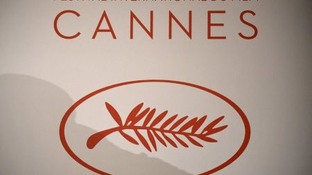 Paris 2024 : la flamme olympique montera les marches du Festival de Cannes le 21 mai grâce à l'athlète paralympique Arnaud Assoumani
          La flamme reviendra ensuite à Cannes le 18 juin, dans le cadre de son tour de France organisé avant la tenue de la compétition à Paris.