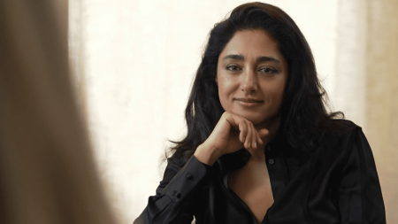 La comédienne Golshifteh Farahani, la voix de la résistance iranienne
          La comédienne Golshifteh Farahani est à l’affiche de "Rokya", en salle mercredi 15 mai. Un polar où elle incarne une femme traquée, qui résiste, un rôle qui fait écho à son histoire personnelle de réfugiée, elle qui a dû quitter l’Iran et qui est devenue un porte-voix de la diaspora.
