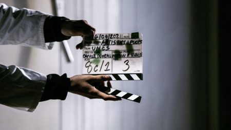 Au festival du film Intelligence Artificielle de New York, un aperçu du futur du cinéma
          L'été dernier, aux États-Unis, de nombreux acteurs et scénaristes ont fait grève pendant plusieurs mois, réclamant notamment des protections contre l'IA générative.