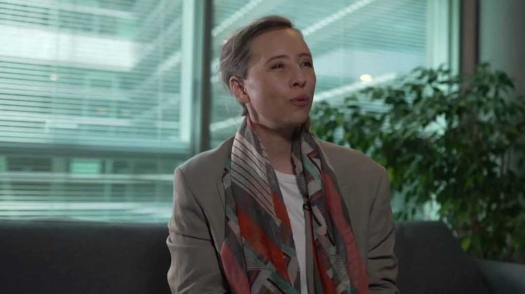 Témoignage



  

  
  

      

  

  
    L'actrice Isild le Besco explique sa plainte pour viol contre le réalisateur Benoît Jacquot
          Selon la comédienne, Benoît Jacquot l'a prise "comme une muse et objet de fantasme" à partir de 1999, alors qu'elle avait 16 ans et lui 62. Elle dénonce aujourd'hui des faits qui ne sont pas tous prescrits.