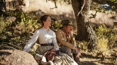 "Jusqu'au bout du monde" : Viggo Mortensen devant et derrière la caméra dans un western romantique
          Troisième film réalisé par Viggo Mortensen, mais seulement deuxième sorti en France, "Jusqu'au bout du monde" est un western aux préceptes classiques, mais à la forme audacieuse.