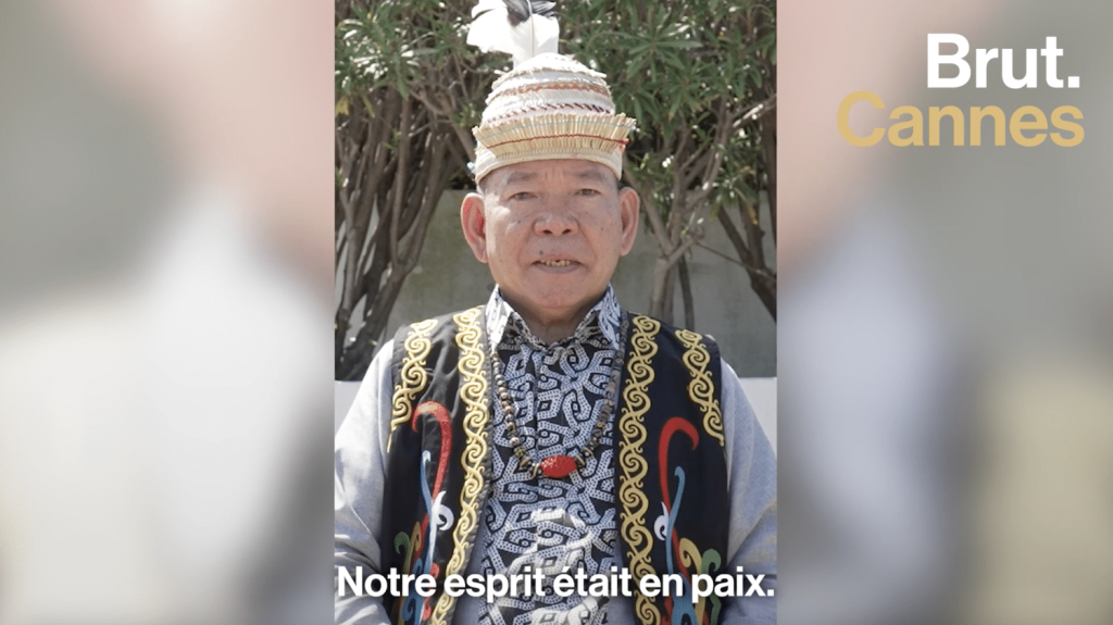 Vidéo



  

  
  

      

  

  
    Komeok Joe : “Depuis la déforestation, tout a changé pour ma tribu”
          Il avait 6 ans quand les compagnies de déforestation ont commencé à arriver sur ses terres. Aujourd’hui âgé de 58 ans, Komeok Joe continue d’alerter sur la situation dont souffre sa tribu, les Penans. Il a prêté sa voix au film “Sauvages” de Claude Barras présenté au Festival de Cannes.