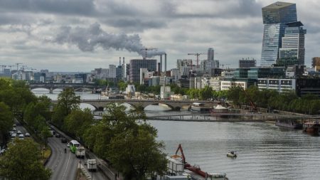 La Seine échoue toujours aux tests d'eau à deux mois des JO de Paris La Seine échoue toujours aux tests d'eau à deux mois des JO de Paris