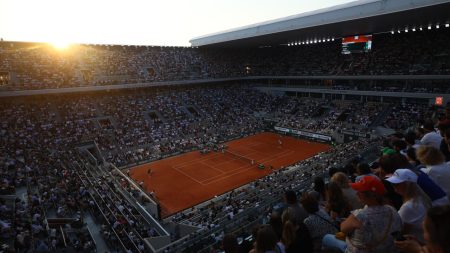 Les chefs du tennis répriment les éléments hooligans lors des matchs de Roland-Garros