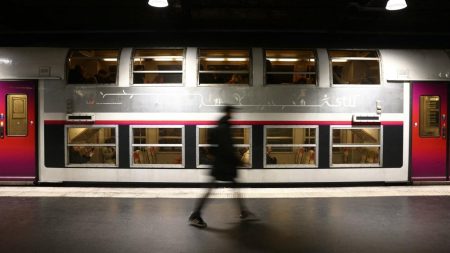 Les conducteurs de train parisiens se joignent à la grève contre les primes olympiques