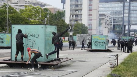 Les discussions sur la « montée » de la violence chez les jeunes en France sont-elles une réalité ou un outil politique ?