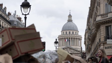 Les éboueurs de Paris menacent de prolonger leur grève pendant les JO Les éboueurs de Paris menacent de prolonger leur grève pendant les JO