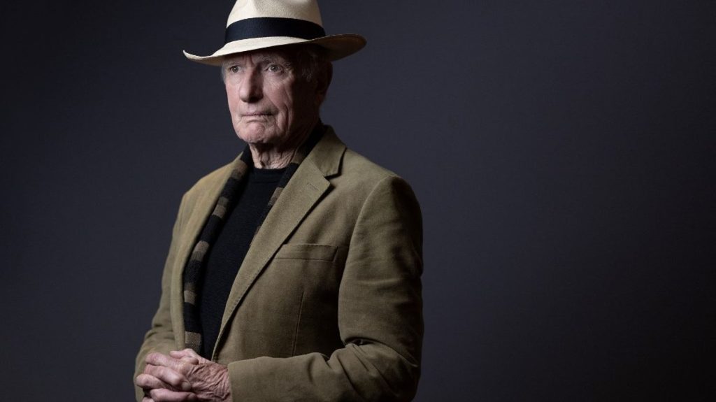Peter Weir, auteur du "Truman Show", recevra un Lion d'or d'honneur à Venise
          Le réalisateur australien est devenu, en 2022, le premier Australien à recevoir un Oscar d'honneur.