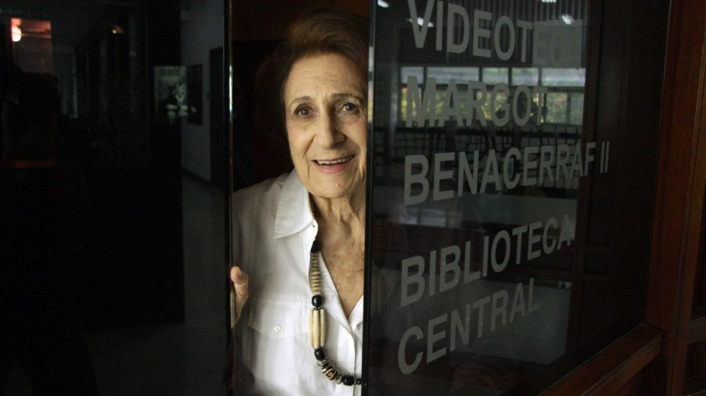La cinéaste vénézuélienne Margot Benacerraf, pionnière du cinéma latino-américain, est morte à l'âge de 97 ans
          La réalisatrice avait remporté le prix de la critique internationale au Festival de Cannes en 1959 pour son documentaire "Araya" sur les travailleurs des mines de sel au Venezuela.