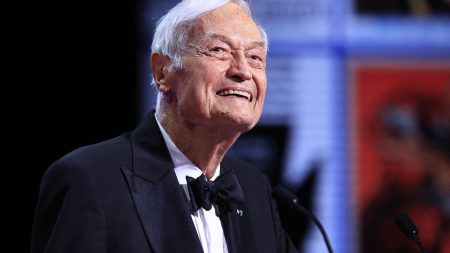 Le réalisateur et producteur américain Roger Corman, maître de la série B, est mort à 98 ans
          On attribue au réalisateur la découverte de certains grands noms du cinéma tels que Martin Scorsese, Robert De Niro et Francis Ford Coppola.
