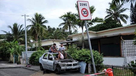Nouméa, la capitale calédonienne, "sous contrôle" après des émeutes meurtrières