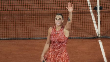 Sabalenka et Rybakina se frayent un chemin jusqu'en huitièmes de finale à Roland-Garros