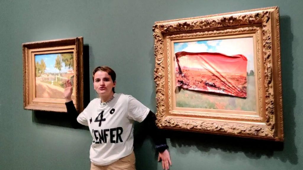 Un écologiste arrêté après avoir collé une affiche sur un tableau de Monet à Paris